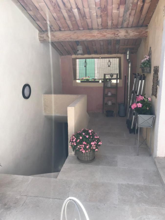 La Charmeuse Apartment Cereste Exterior photo